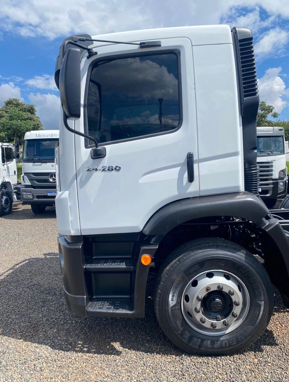 VOLKSWAGEN 24-280 8×2 – 2022