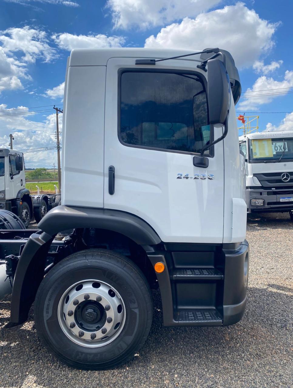 VOLKSWAGEN 24-280 8×2 – 2022