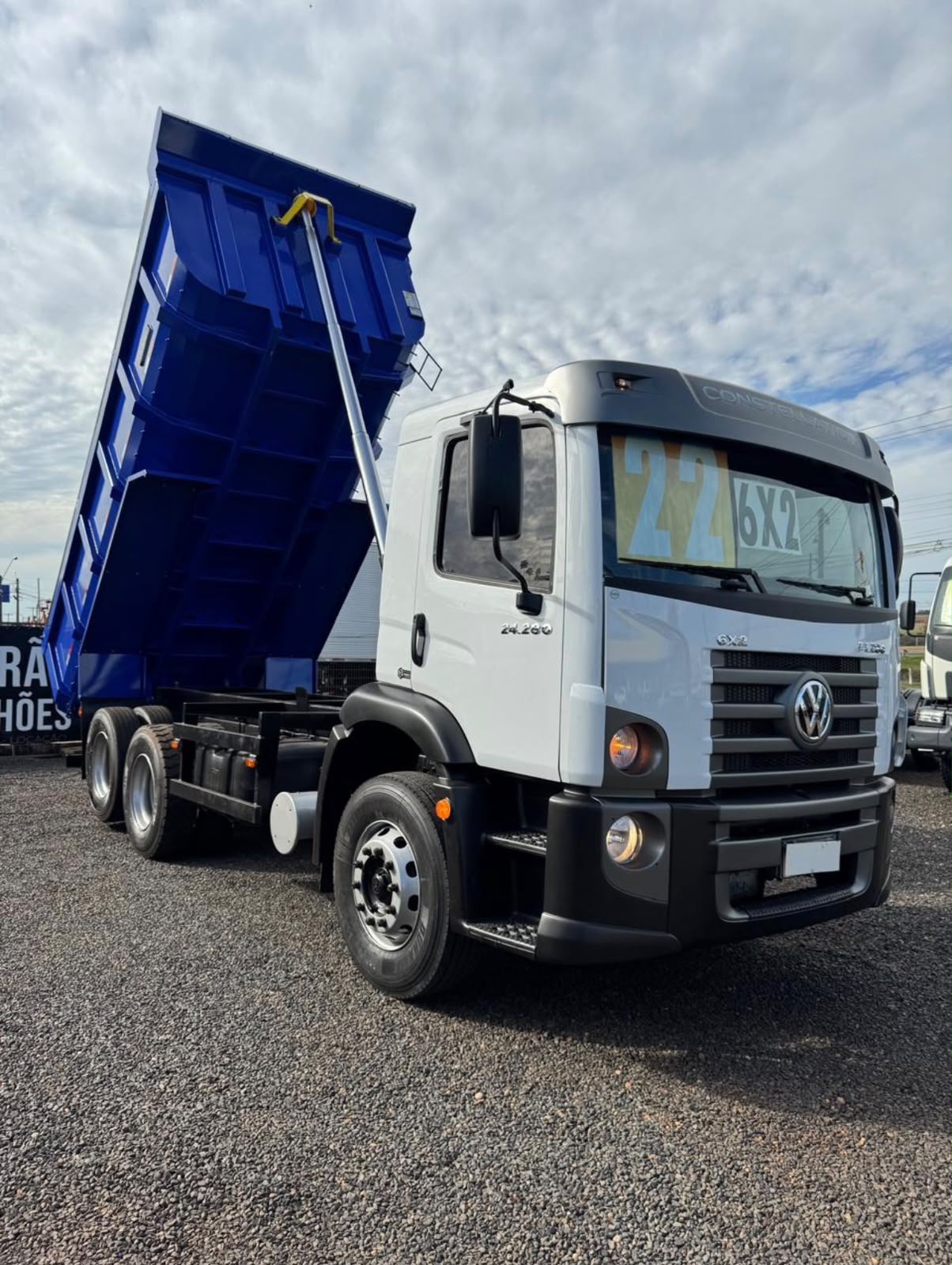 VOLKSWAGEN 24-280 6×2 BASCULANTE – 2022