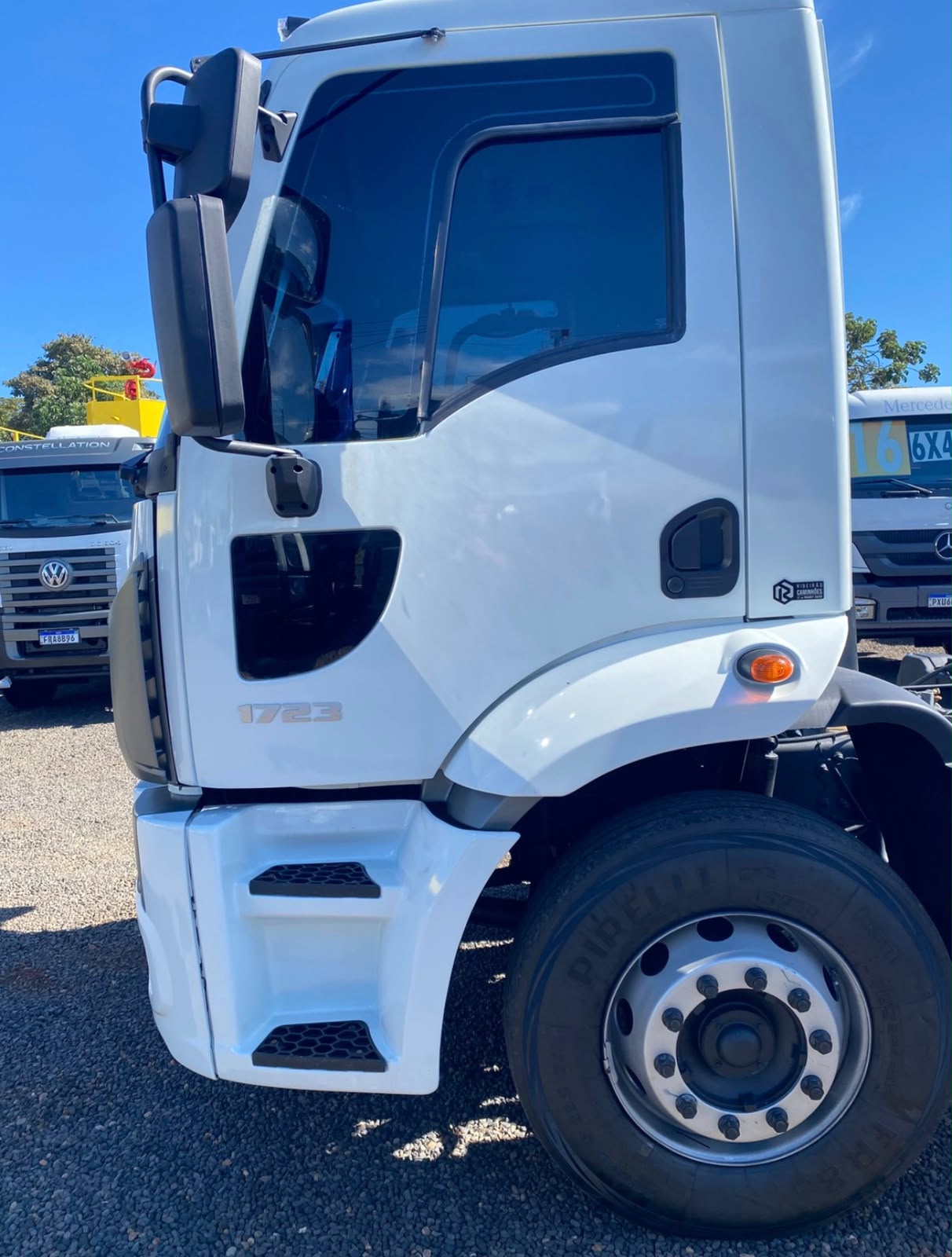 FORD CARGO 1723 4×2 – 2013