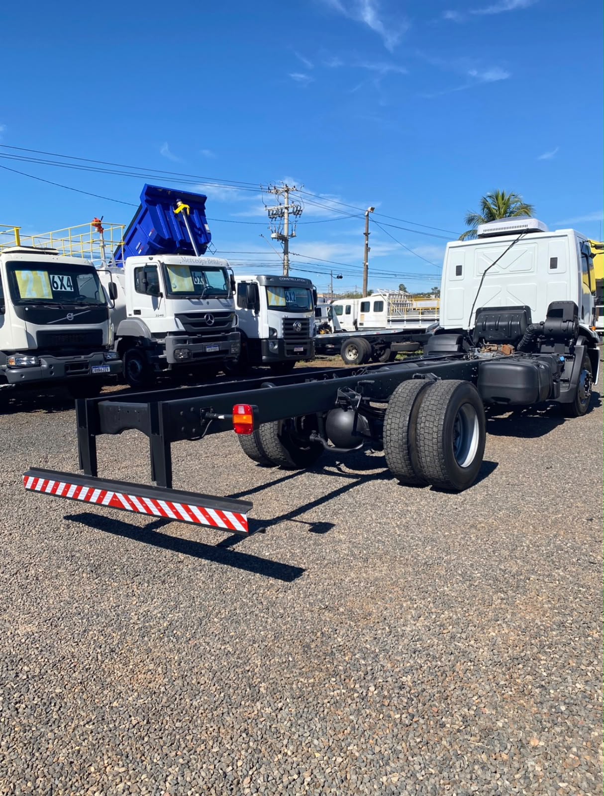FORD CARGO 1723 4×2 – 2013